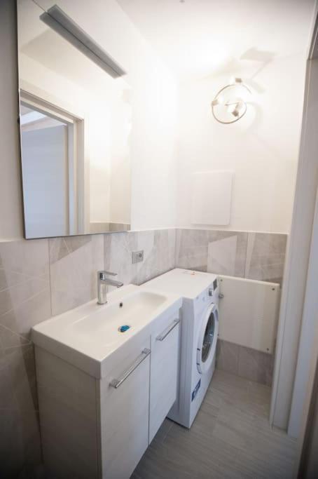 Casa Gemma - Big Family House With Free Parking Daire San Giovanni Lupatoto Dış mekan fotoğraf